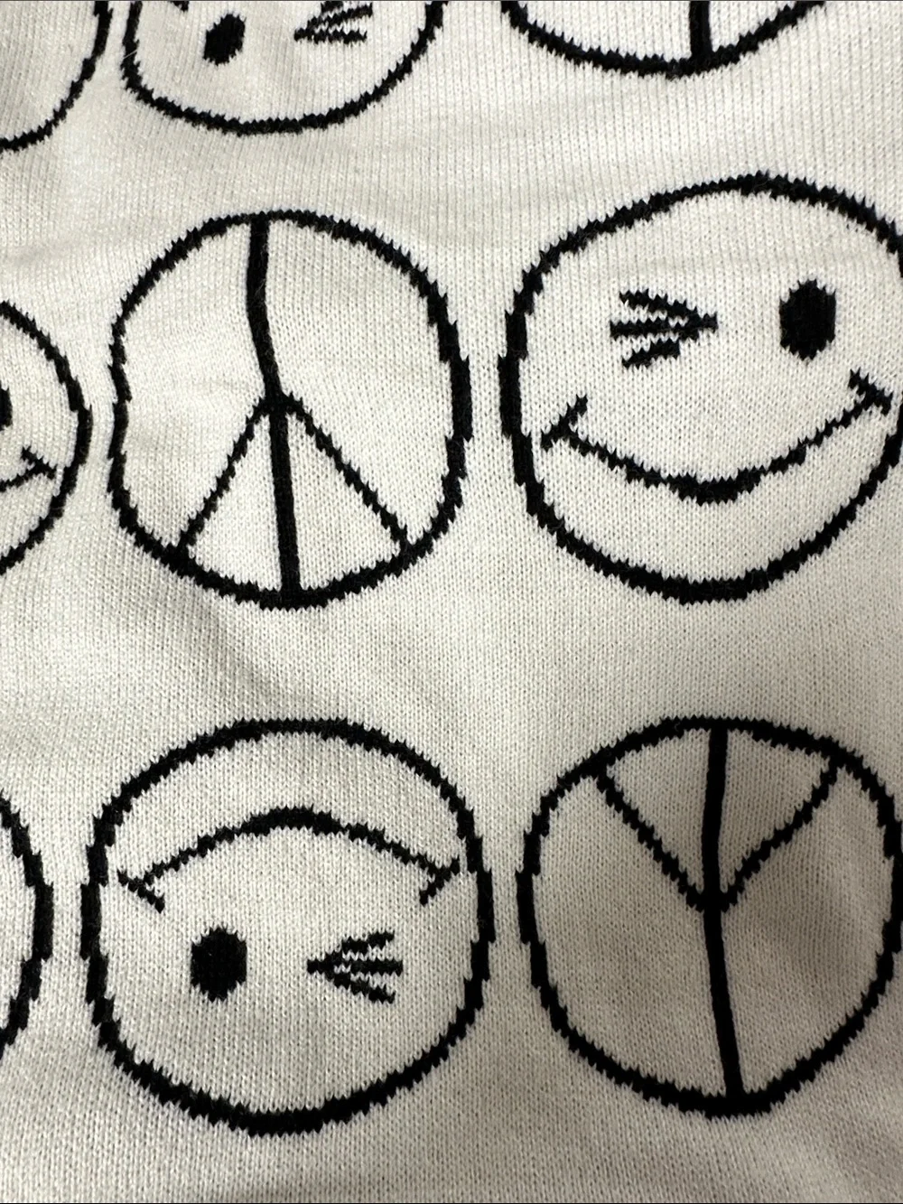 Joe Boxer Black and White EMOJI FACES Reversible Winter Scarf  Unisex